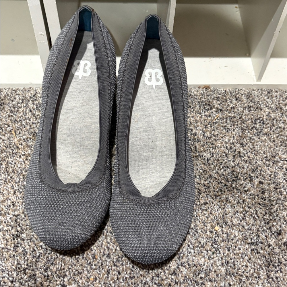 Betabrand Women’s Gray Knit Pump